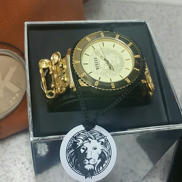 VERSACE Timepiece Versus by Versace - Picture 3 of 3